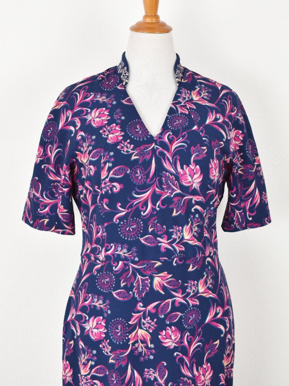 Maggy London Floral Sheath Midi Dress - 14 - Picture 2 of 10